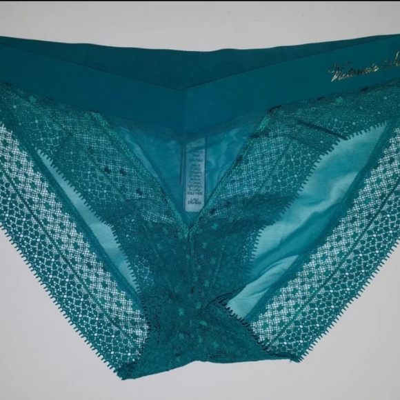 Victoria's Secret Intimates & Sleepwear Lot Of 2 Victorias Secret